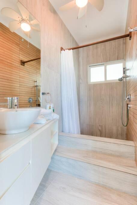 Penthouse a la orilla de la playa con alberca