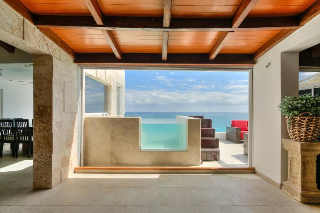 Penthouse a la orilla de la playa con alberca