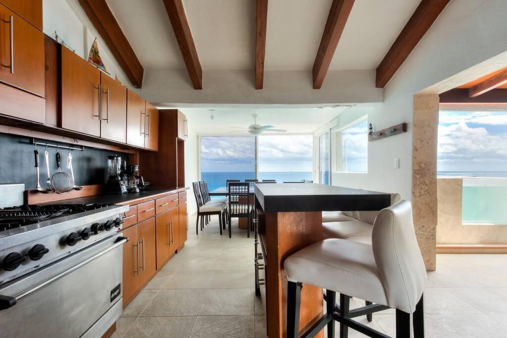 Penthouse a la orilla de la playa con alberca