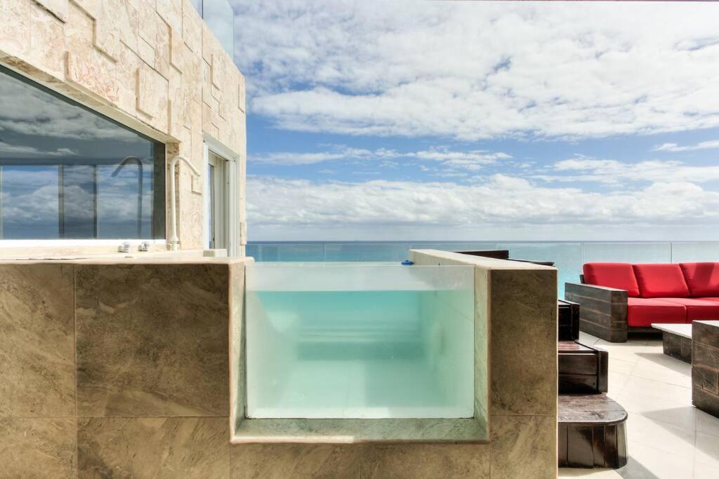 Penthouse a la orilla de la playa con alberca