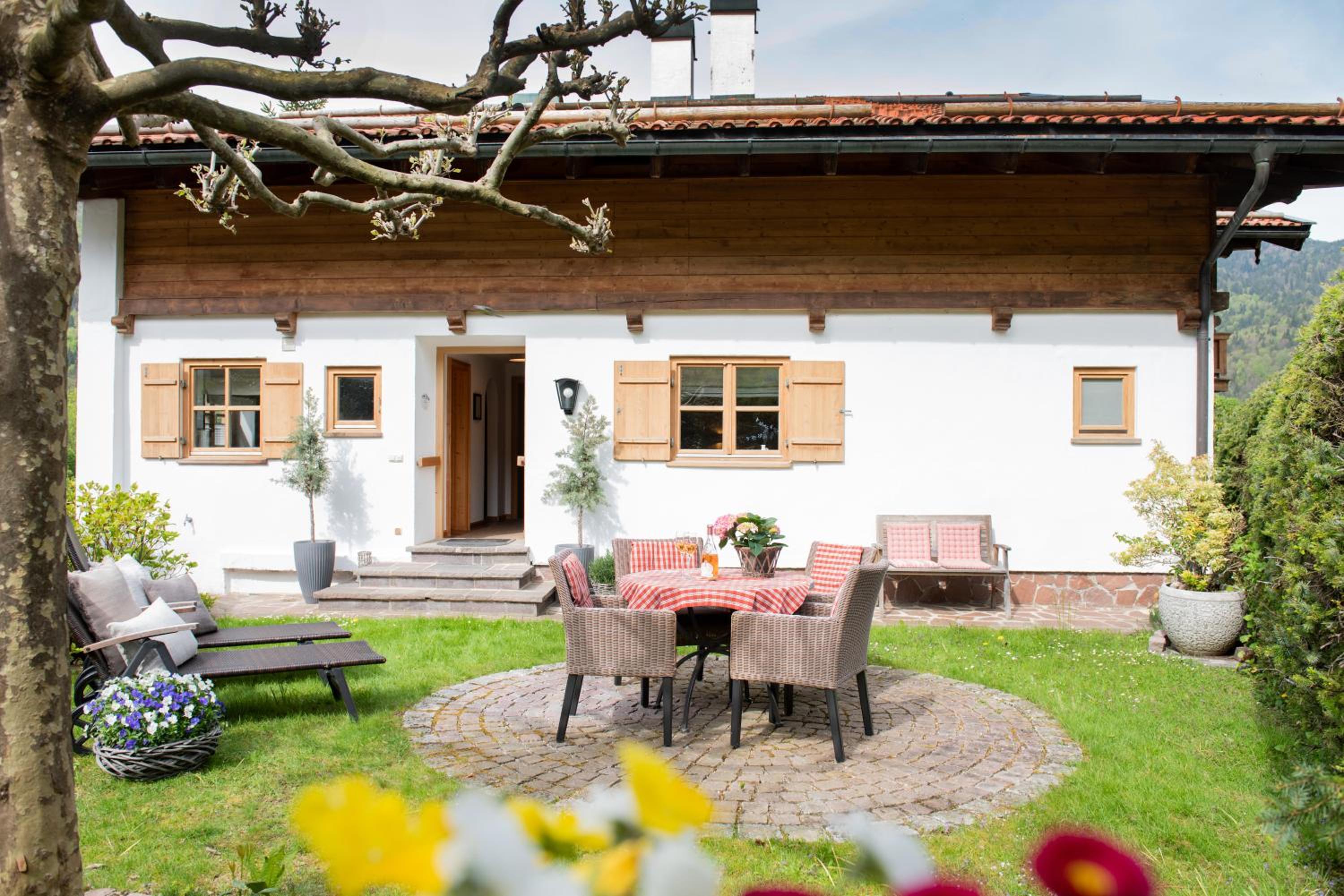 Haus Lesch - Stilvolle Appartements mit tollem Bergblick in Kreuth am Tegernsee