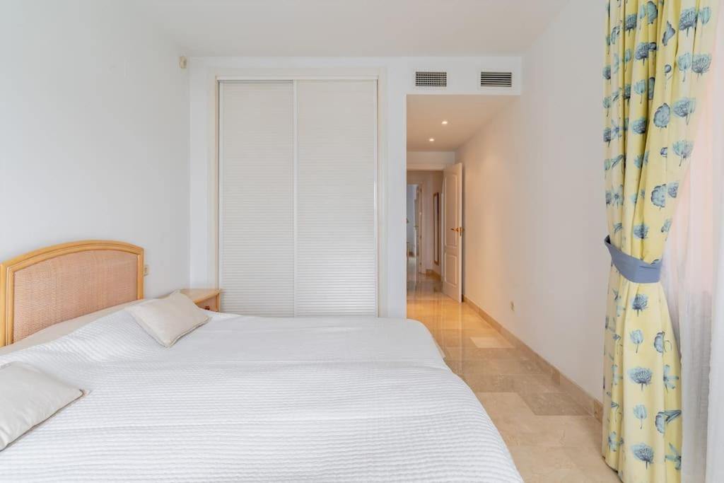 2 bedroom apartment Oasis Marbella-Oceanwiev
