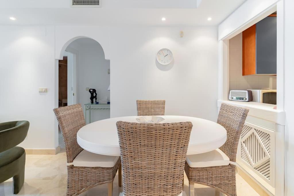 2 bedroom apartment Oasis Marbella-Oceanwiev