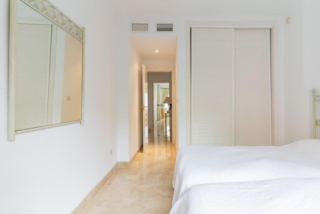 2 bedroom apartment Oasis Marbella-Oceanwiev