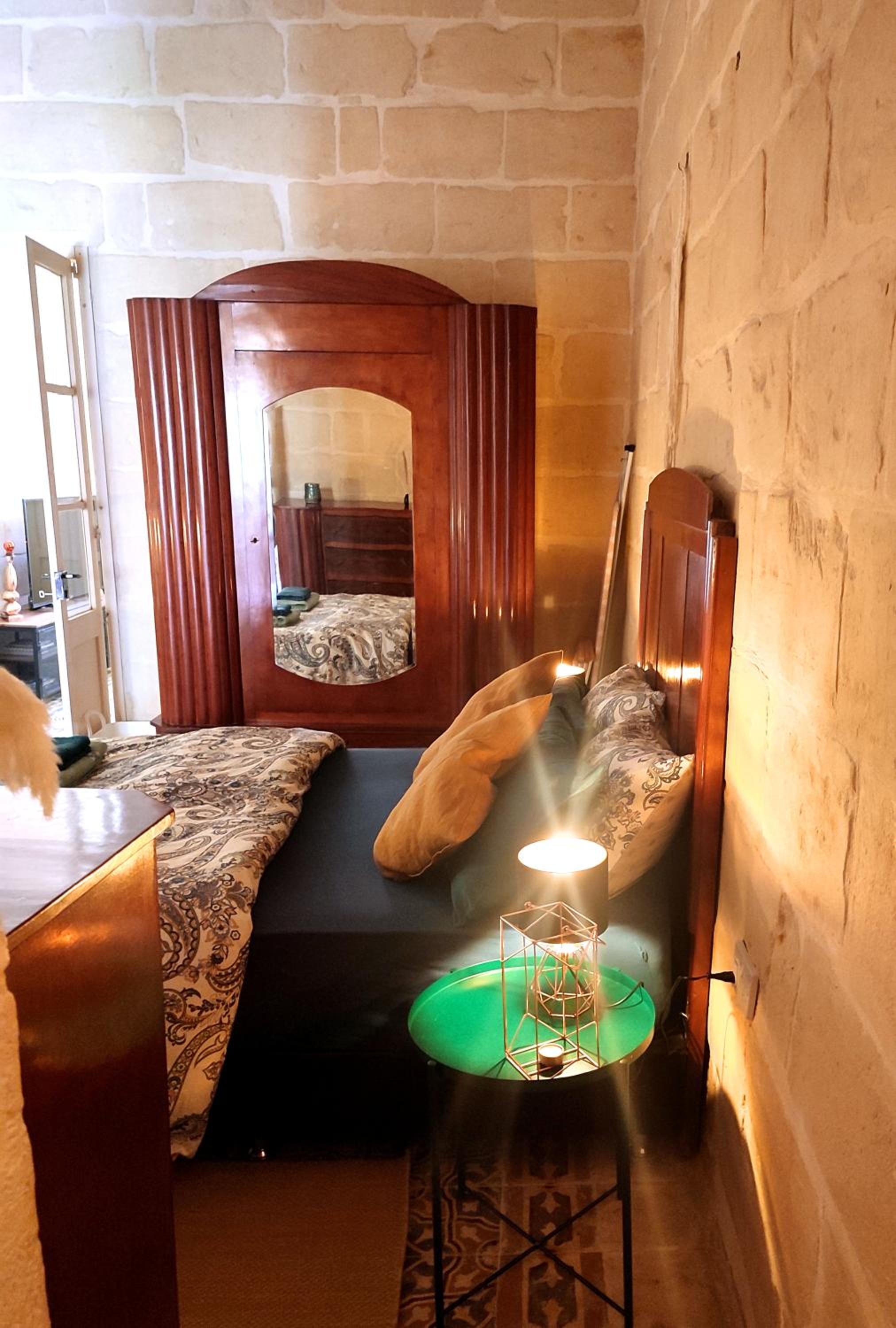 OnTheRocks - Holiday Home in Victoria, Gozo