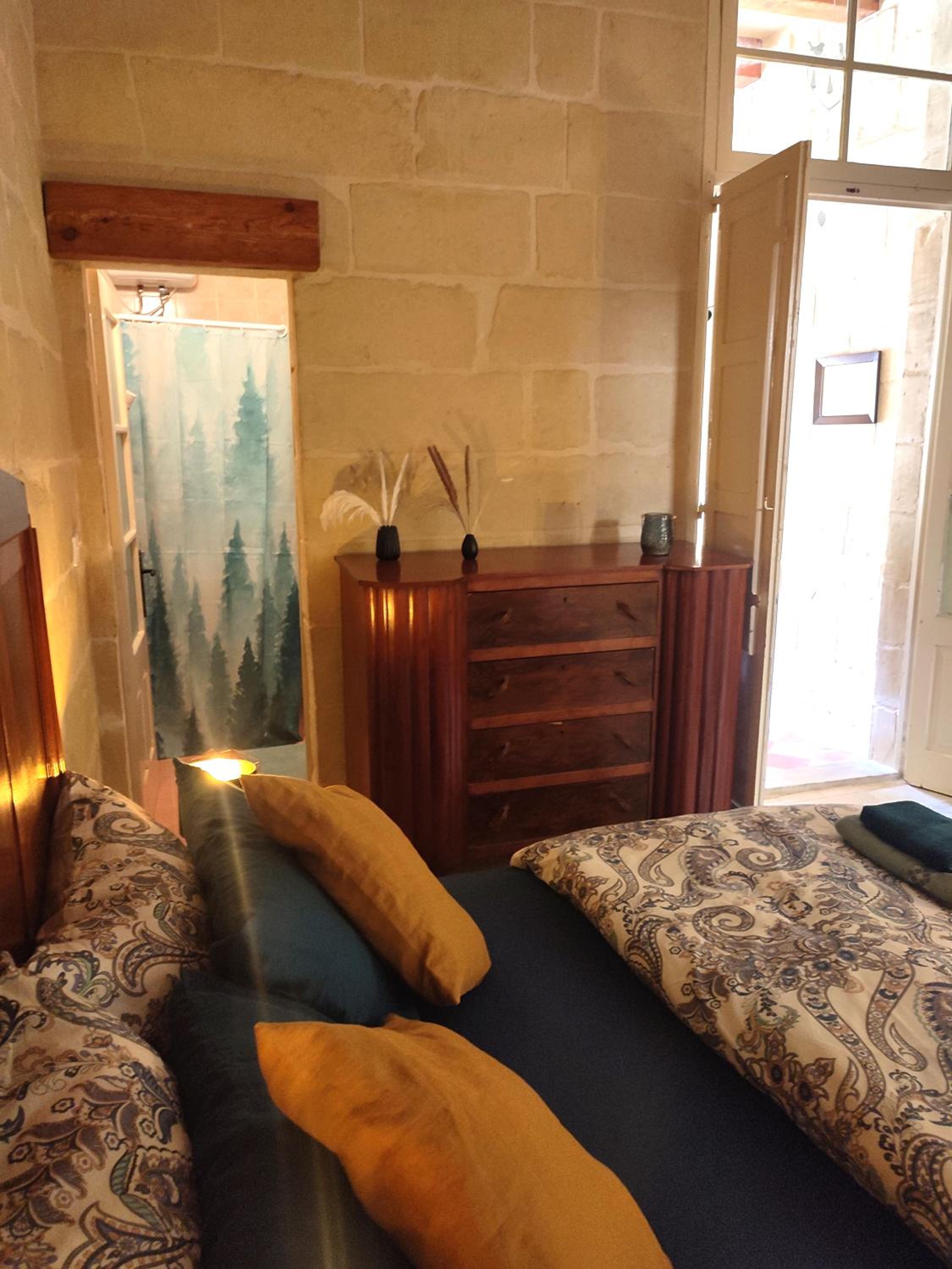 OnTheRocks - Holiday Home in Victoria, Gozo