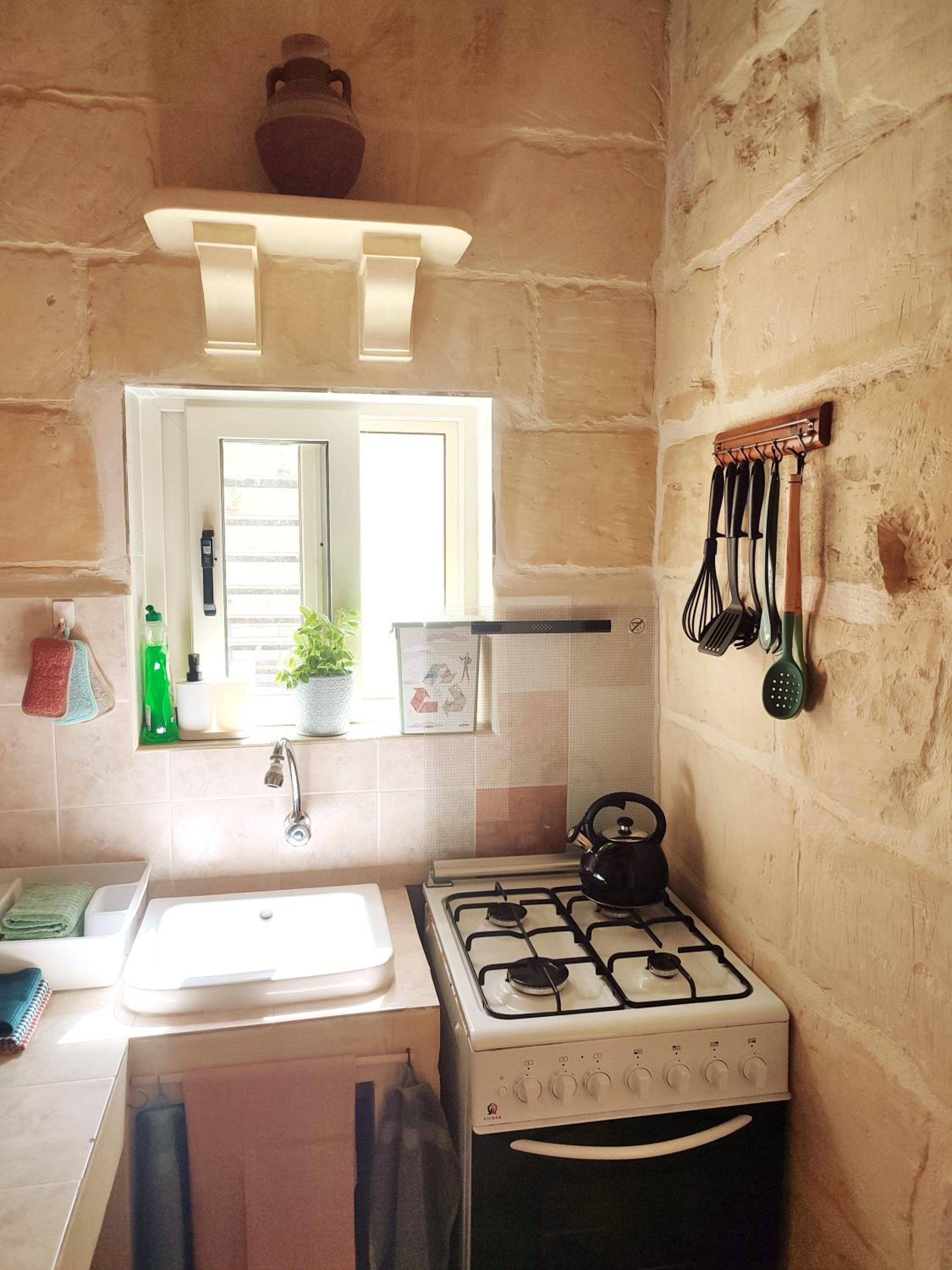 OnTheRocks - Holiday Home in Victoria, Gozo