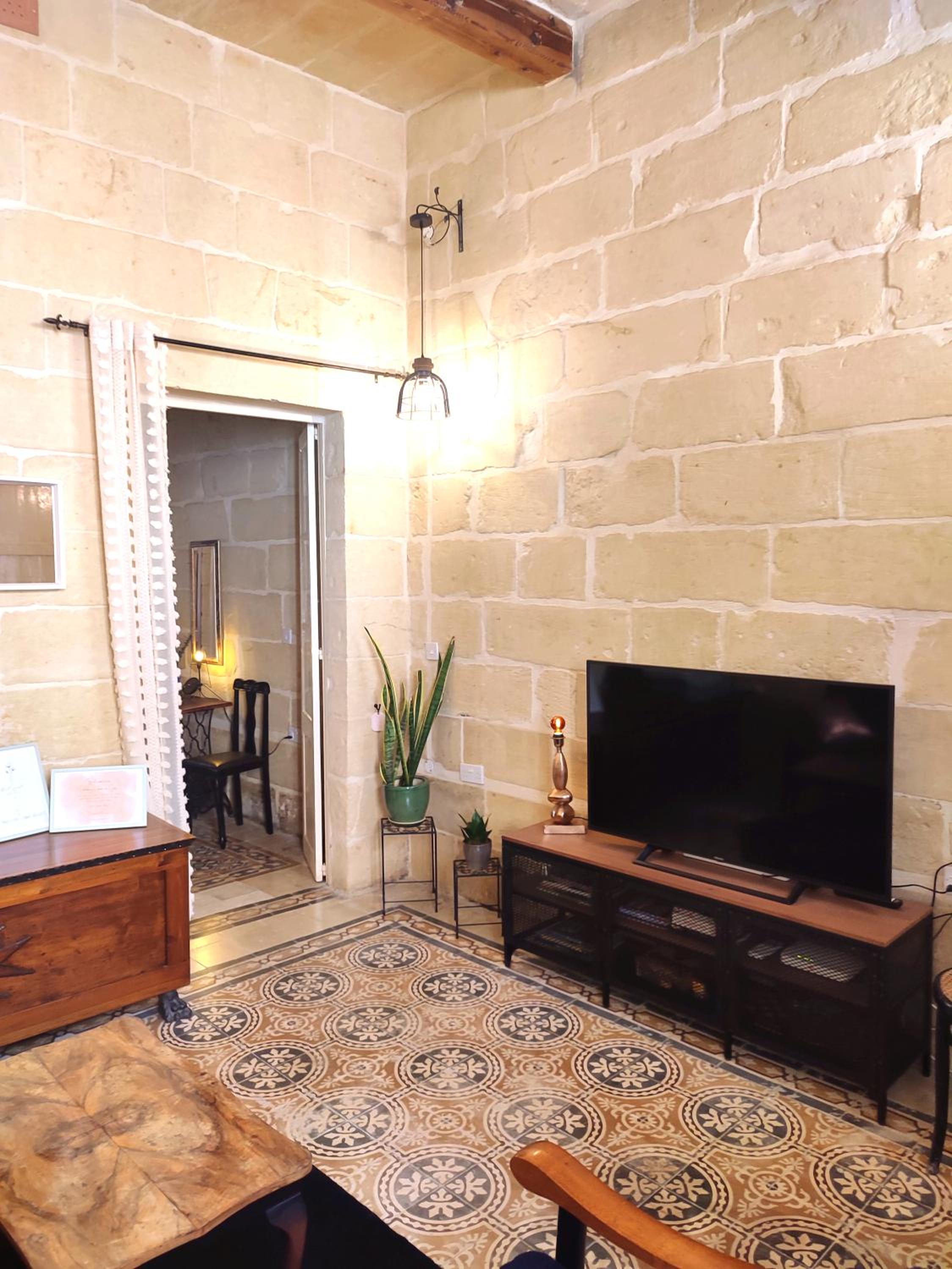 OnTheRocks - Holiday Home in Victoria, Gozo photo 2
