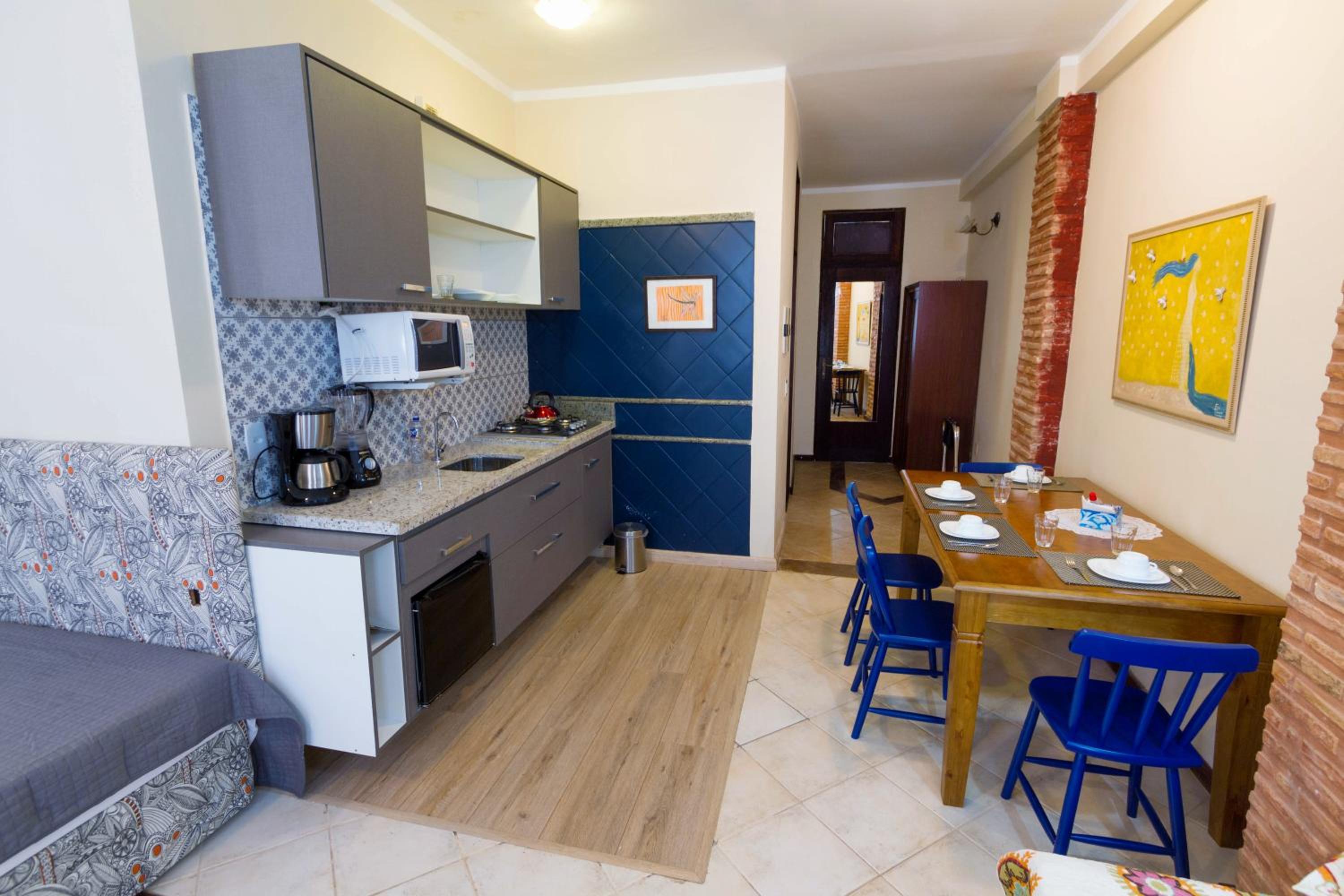 Solar do Carmo Suites & Apartments