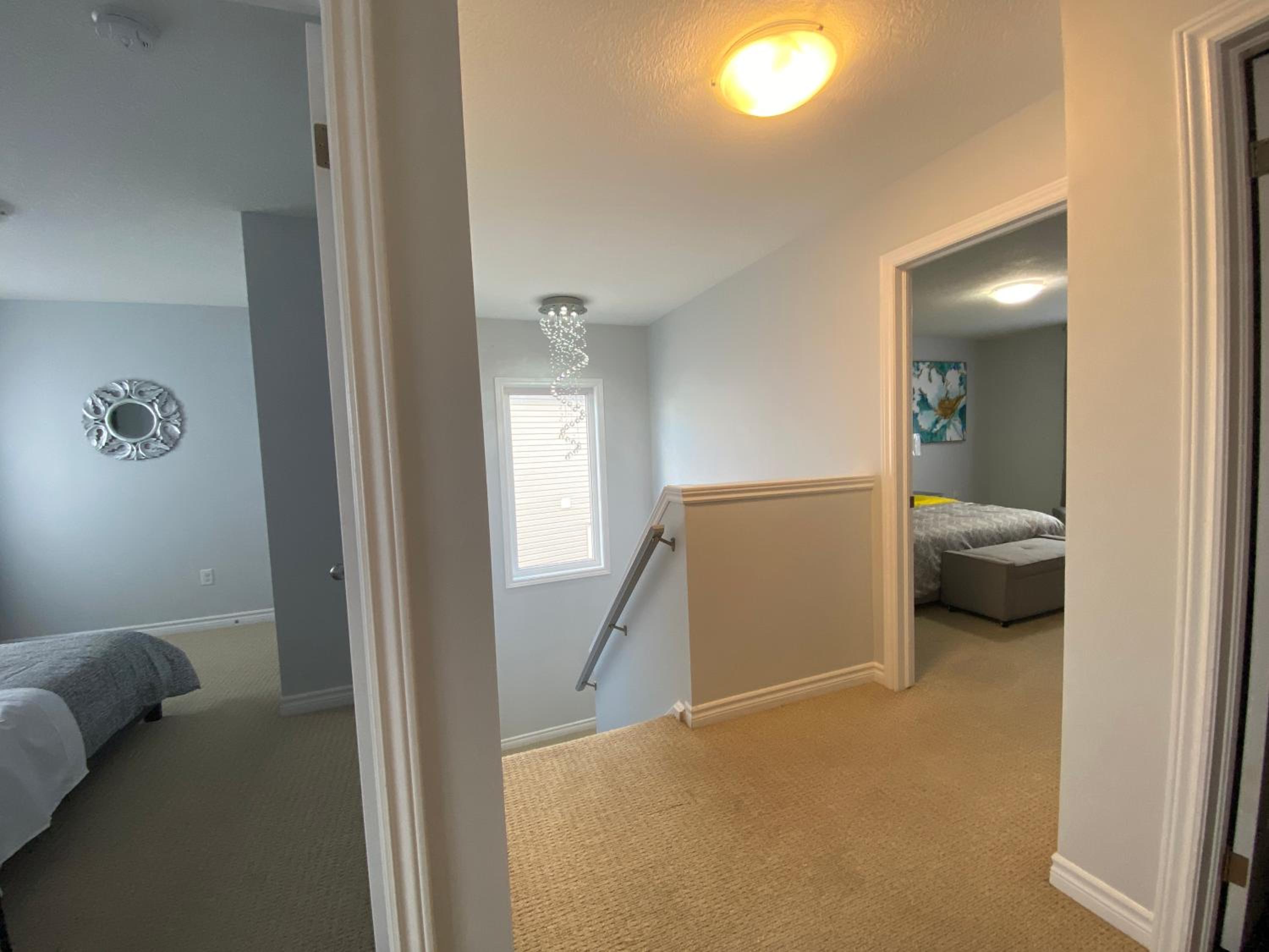 Kitchener Vacations - Stylish 3 Bdrm house- king bed, Netflix, parking - Property Image 13