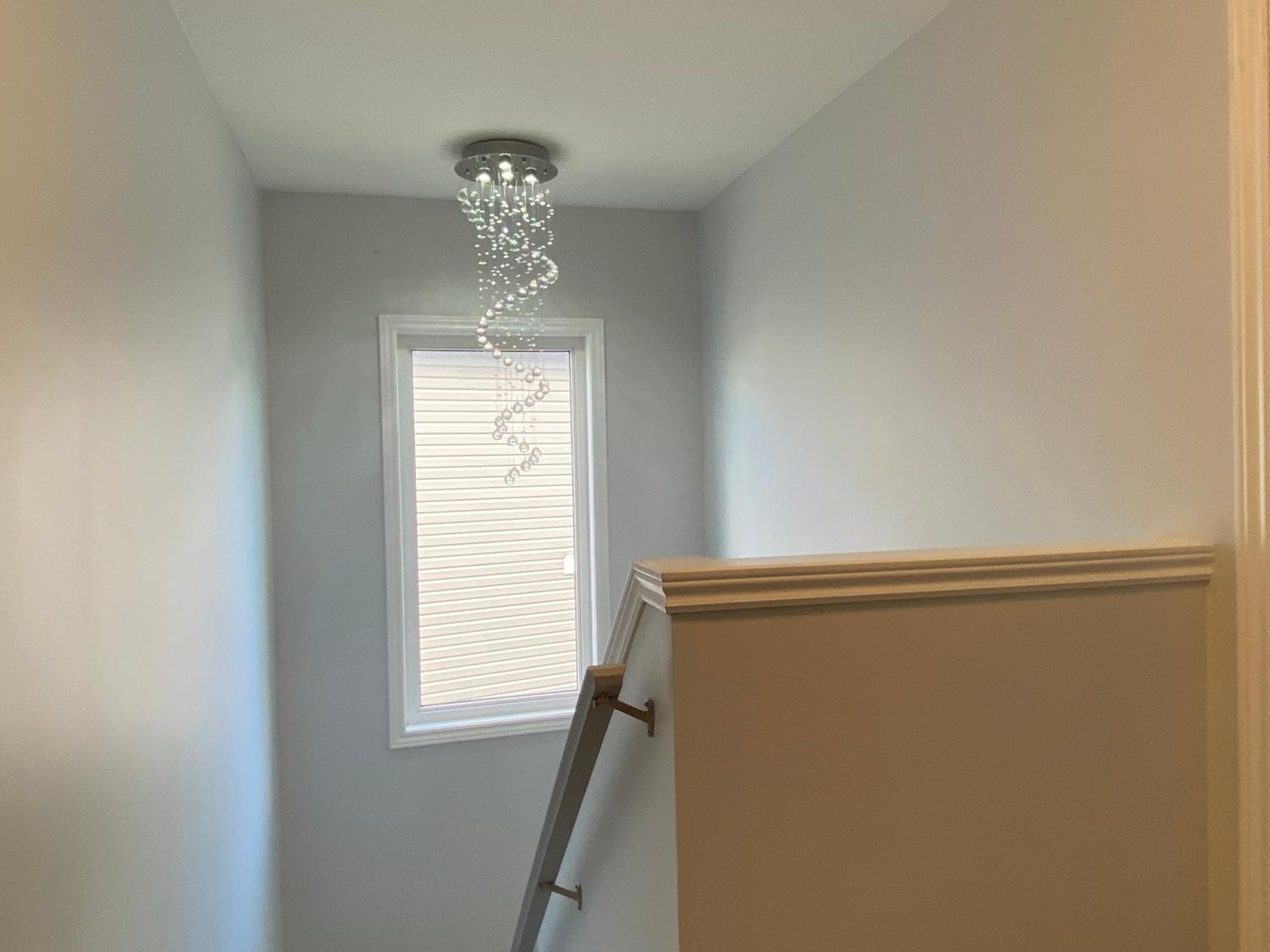 Kitchener Vacations - Stylish 3 Bdrm house- king bed, Netflix, parking - Property Image 3