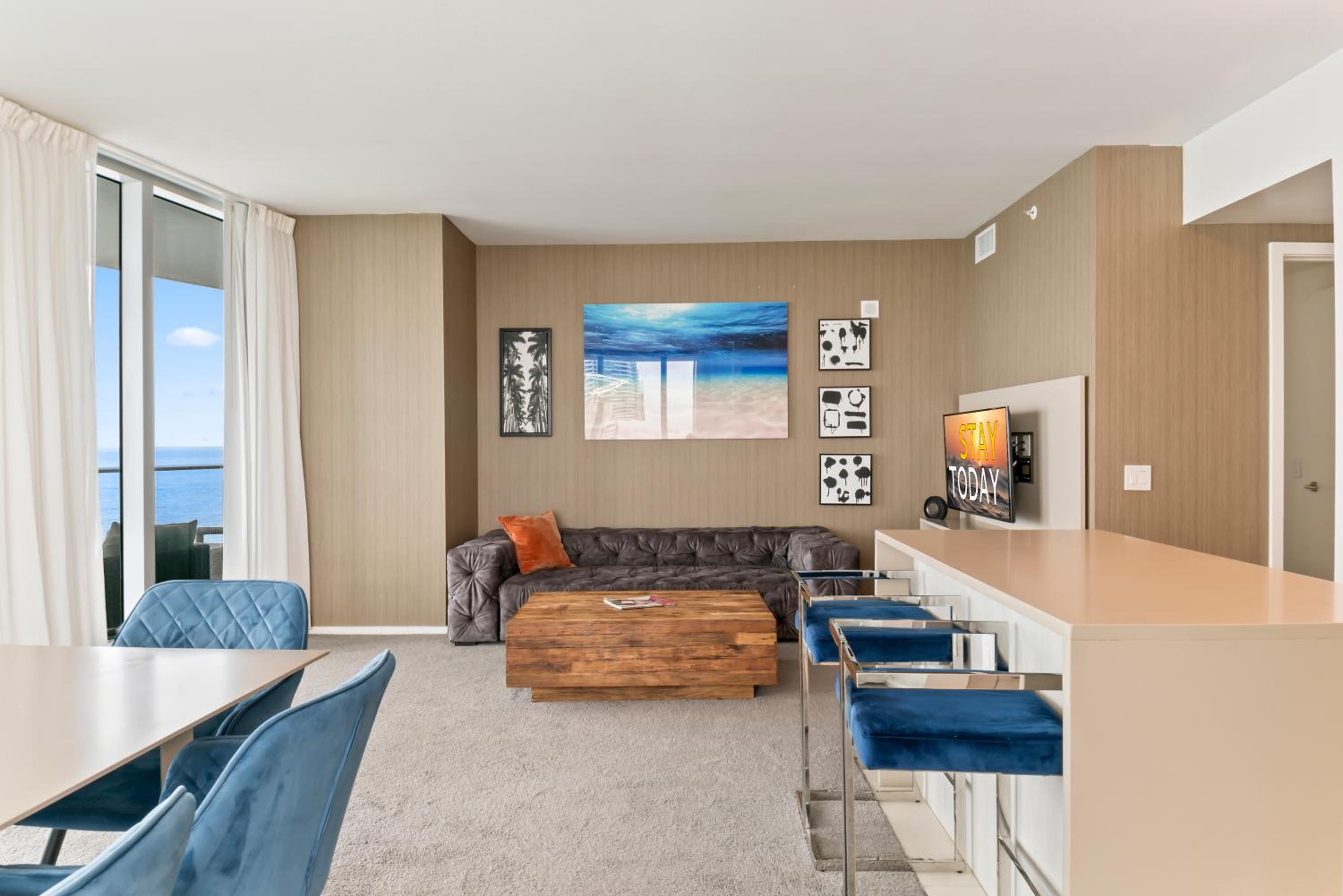 25 min to FIFA! Lyfe Resort Oceanfront Luxury Apartment - Exclusive Stay in Hollywood Beach view 3