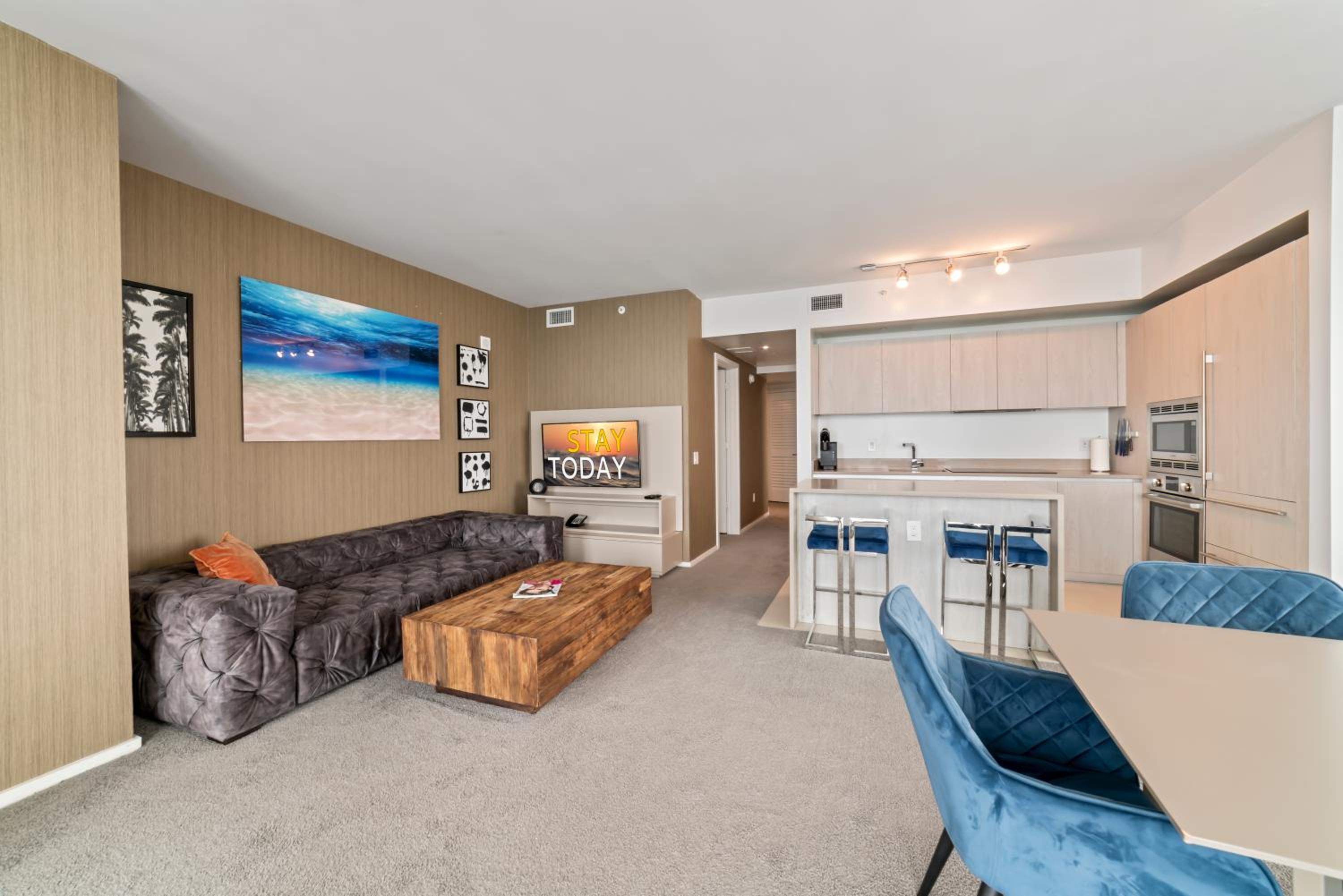 25 min to FIFA! Lyfe Resort Oceanfront Luxury Apartment - Exclusive Stay in Hollywood Beach view 5