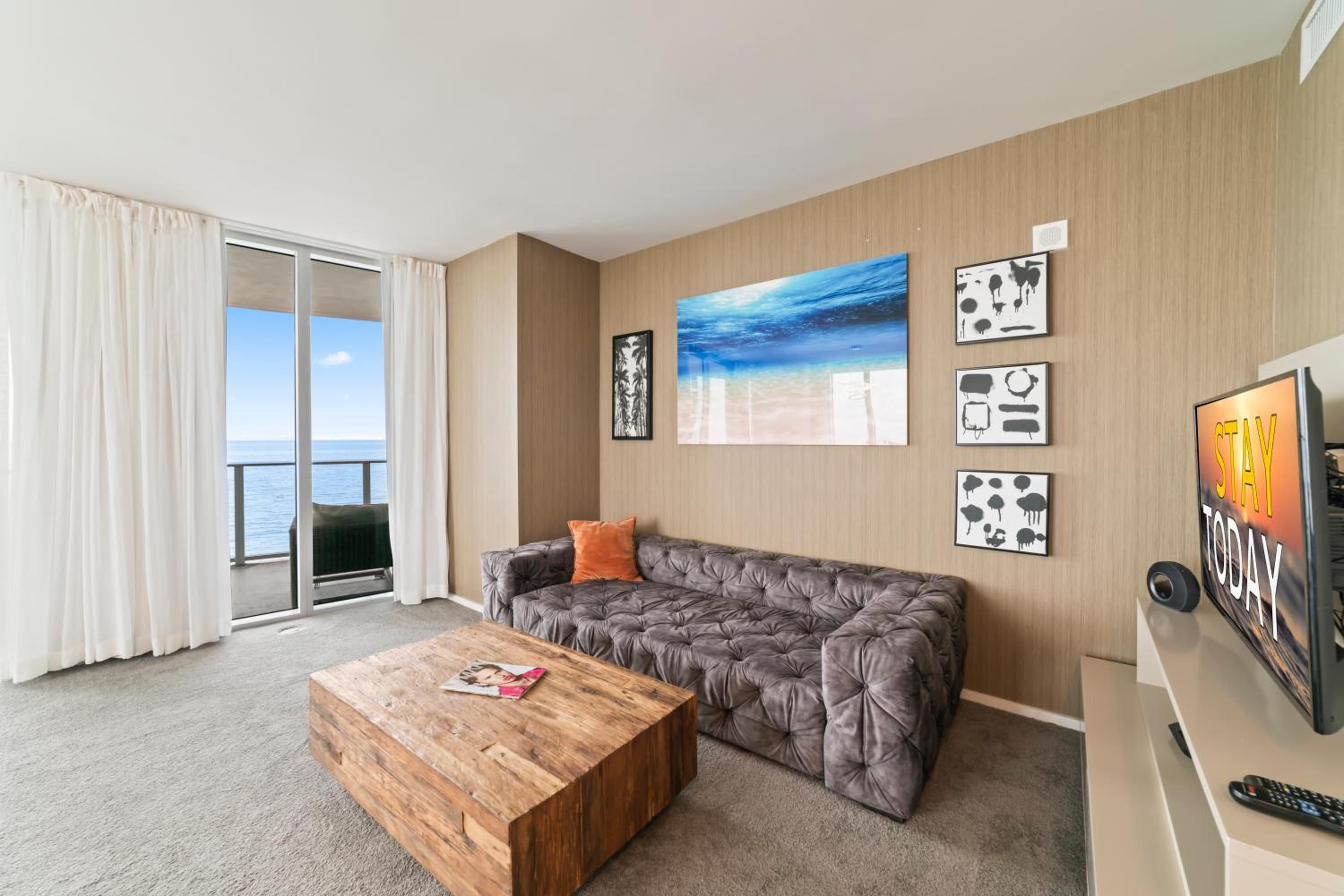 25 min to FIFA! Lyfe Resort Oceanfront Luxury Apartment - Exclusive Stay in Hollywood Beach view 2