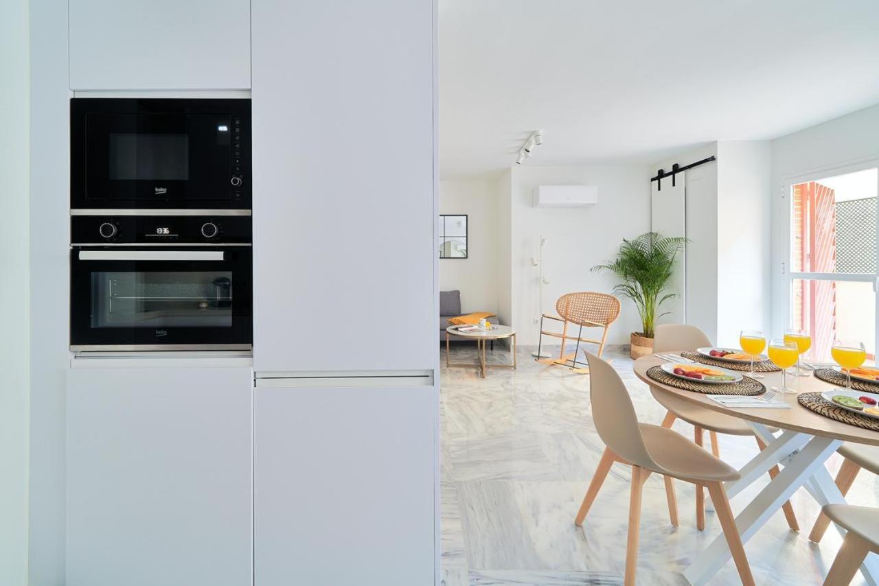 Modern City Centre Apartment w/ Terrace & Fast WIFI photo 3