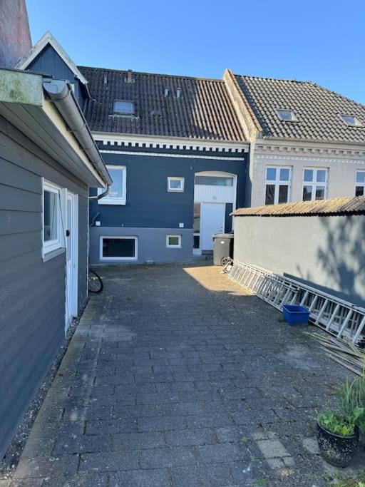 Hyggelig kælderlejlighed