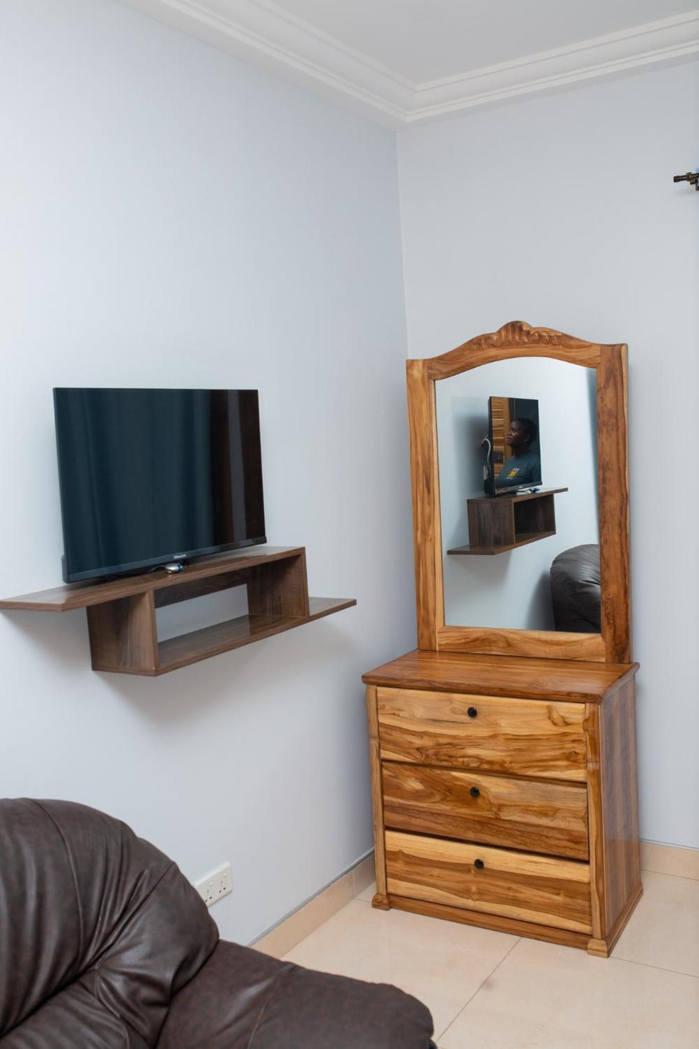 JezHos - Dina Fully Furnished Apartment