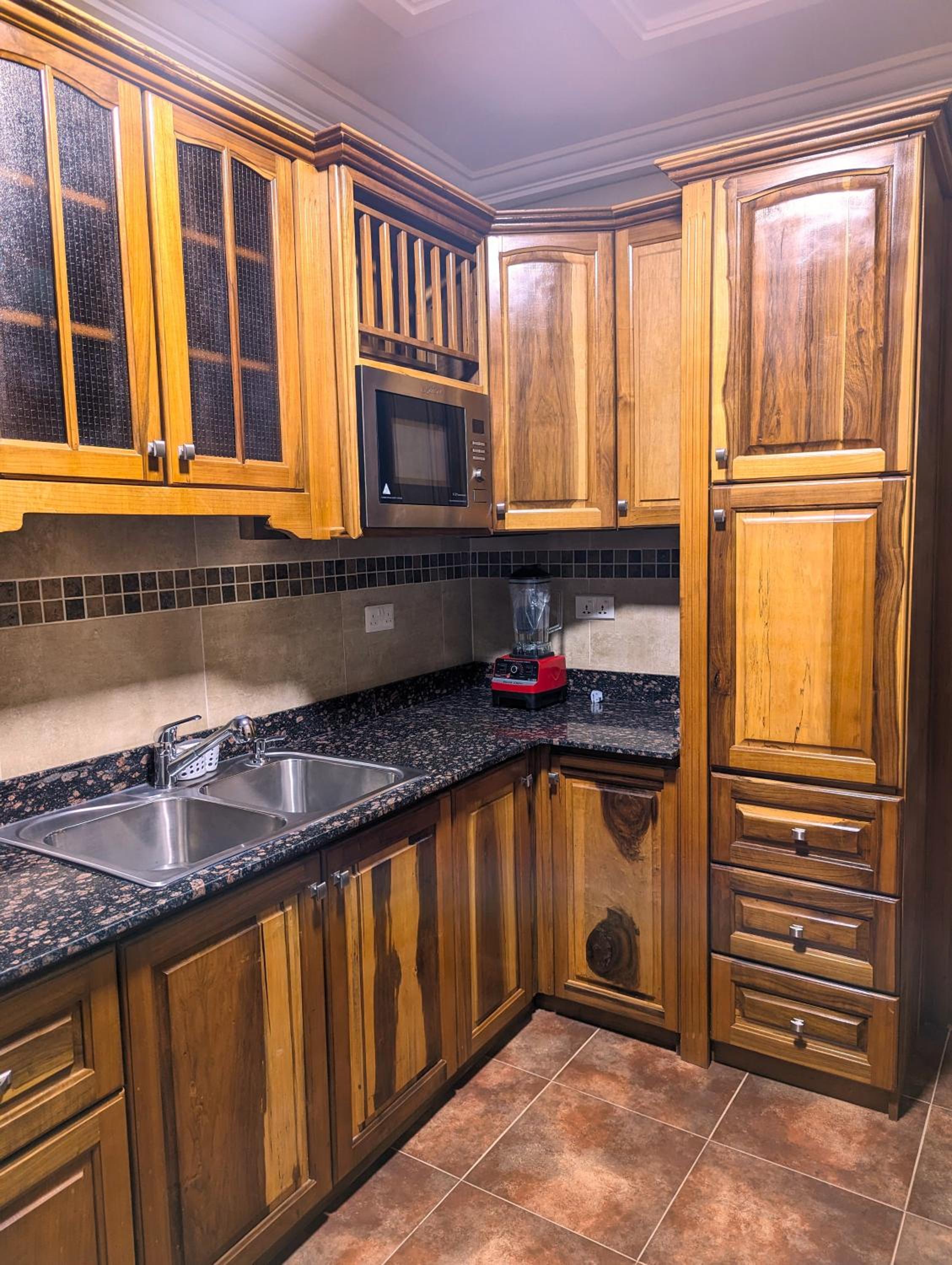 JezHos - Dina Fully Furnished Apartment
