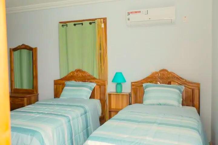 JezHos - Dina Fully Furnished Apartment