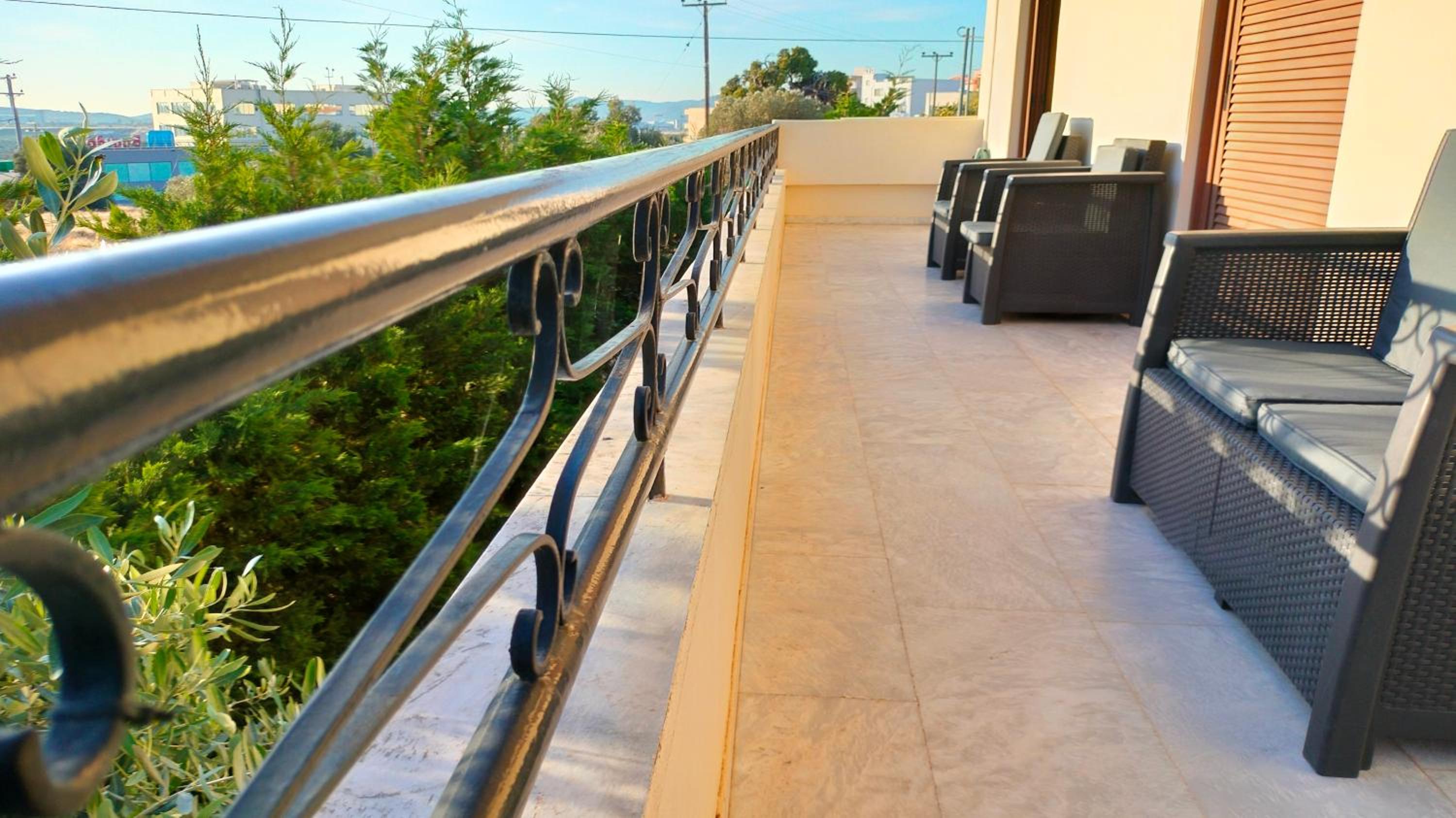Spata sunrise house