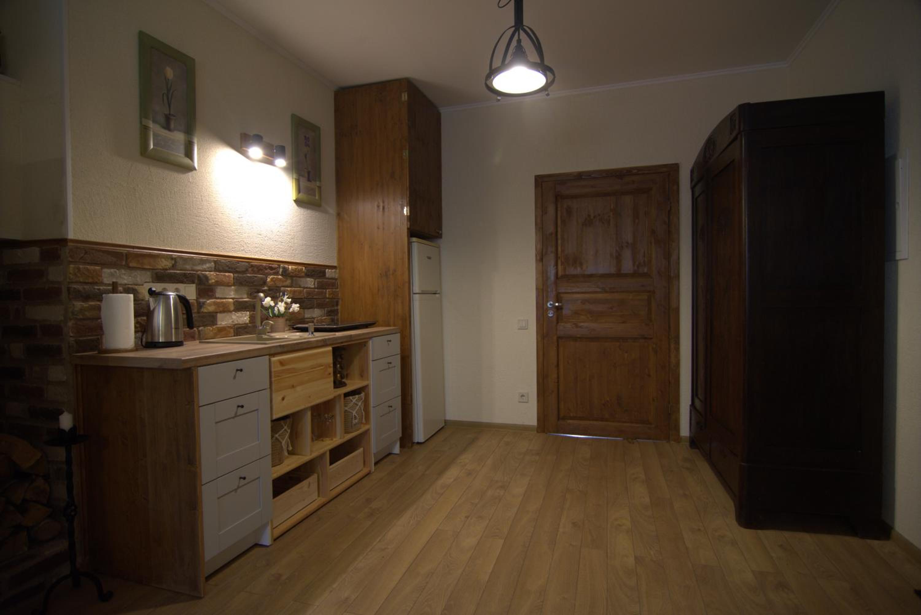 Photo 33