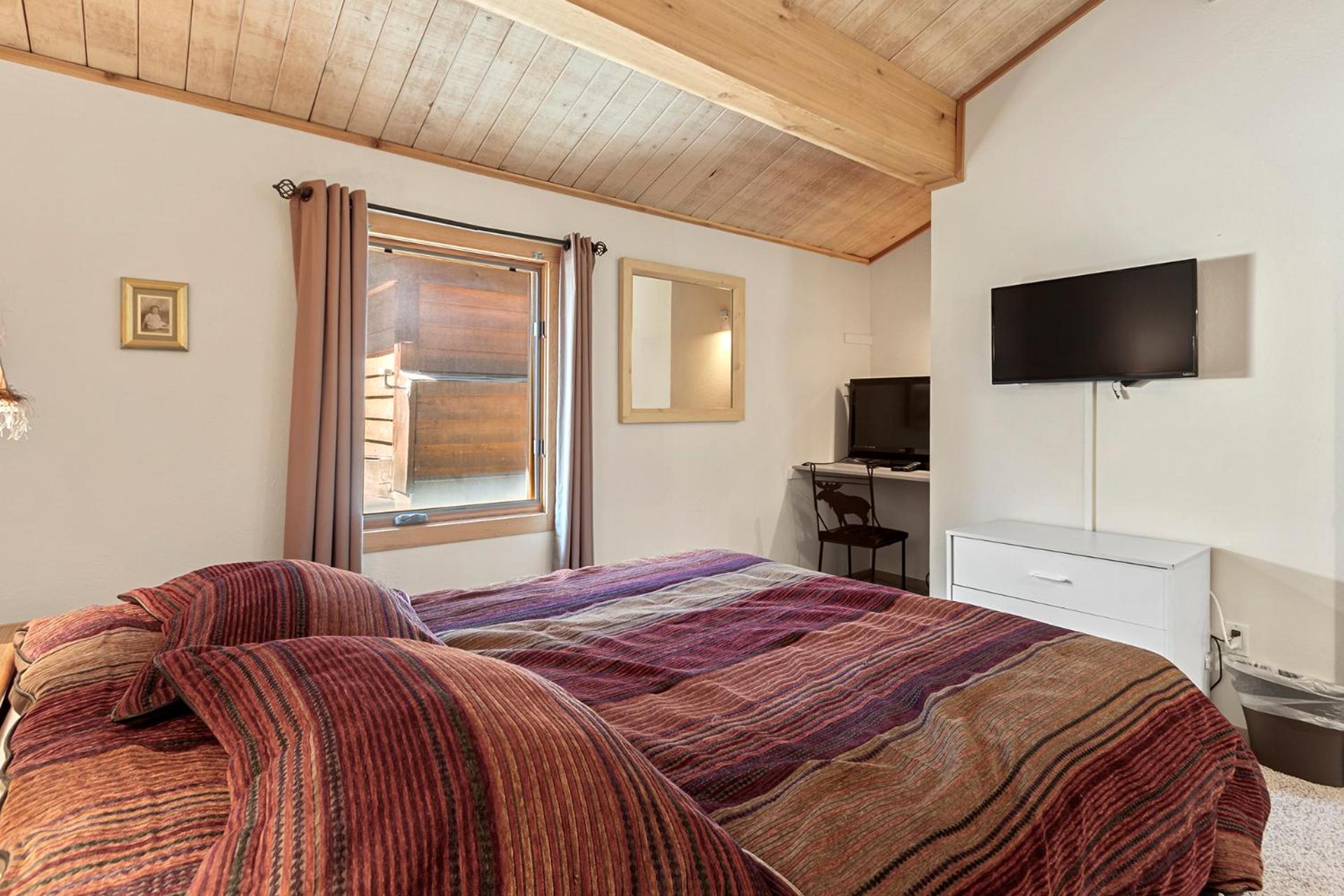 Snowdrop 12 by Great Western Lodging view 5