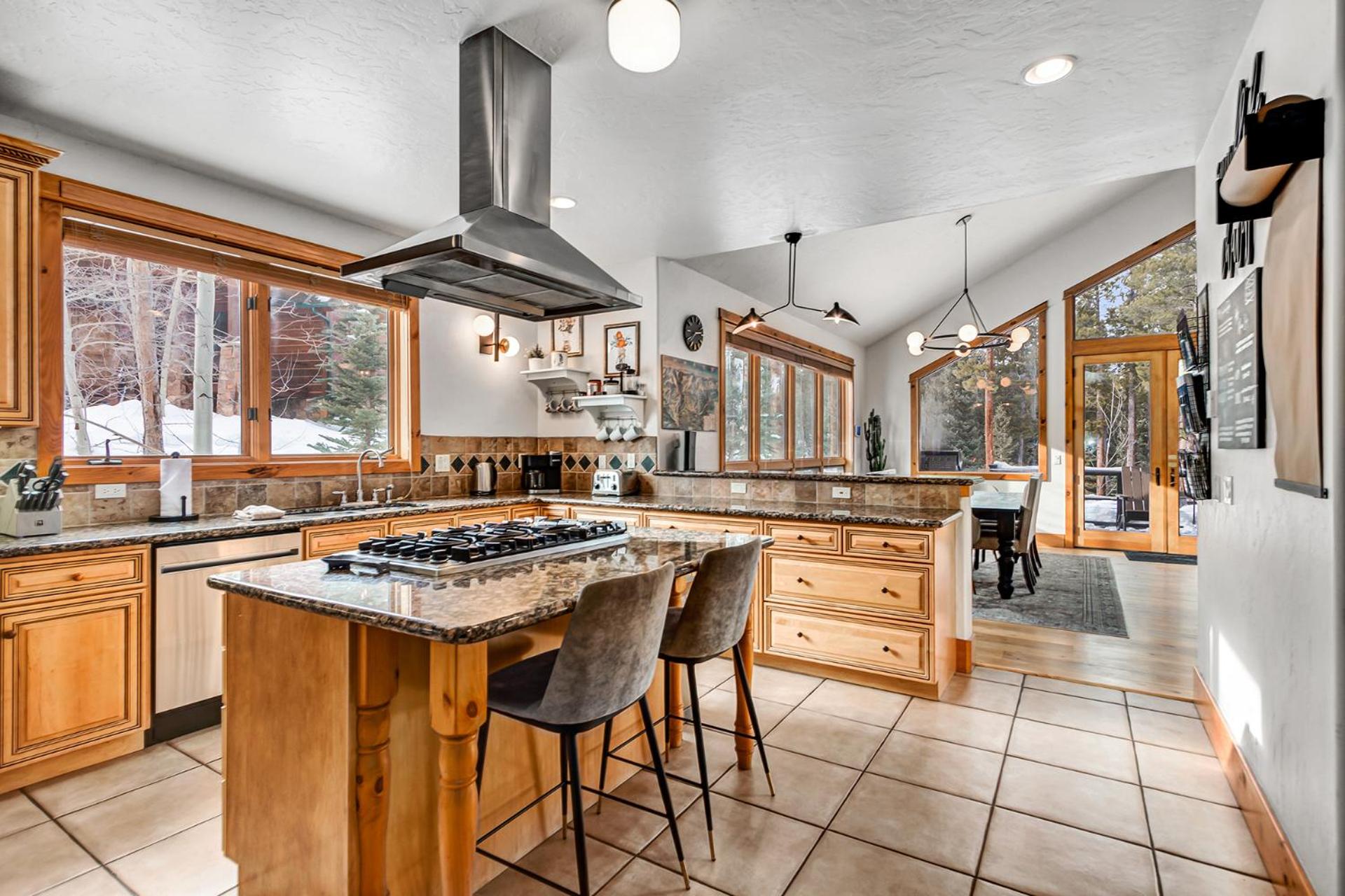 Snowflake Chalet 72 by Great Western Lodging view 5
