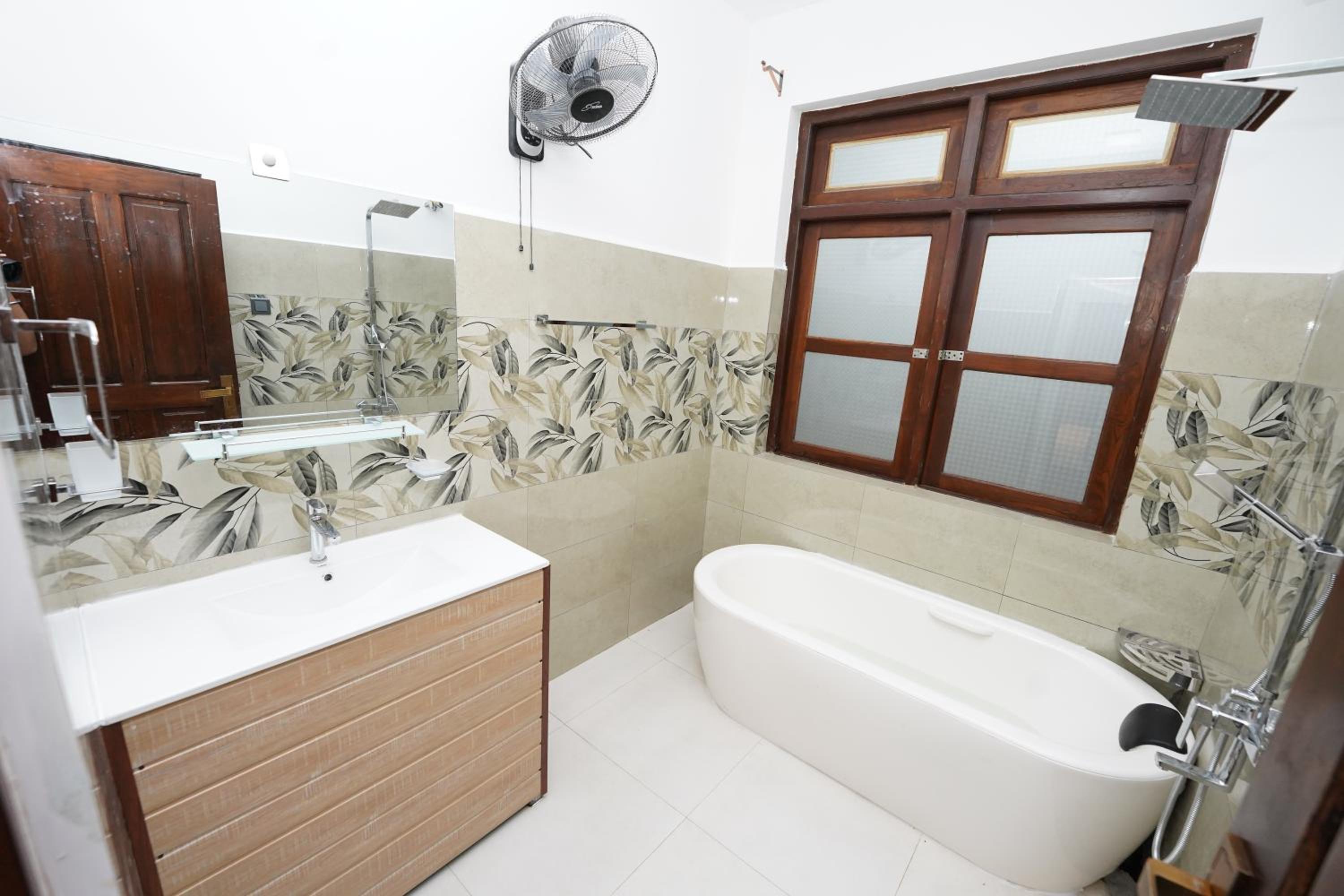 Jaruv Royal Residencies view 3