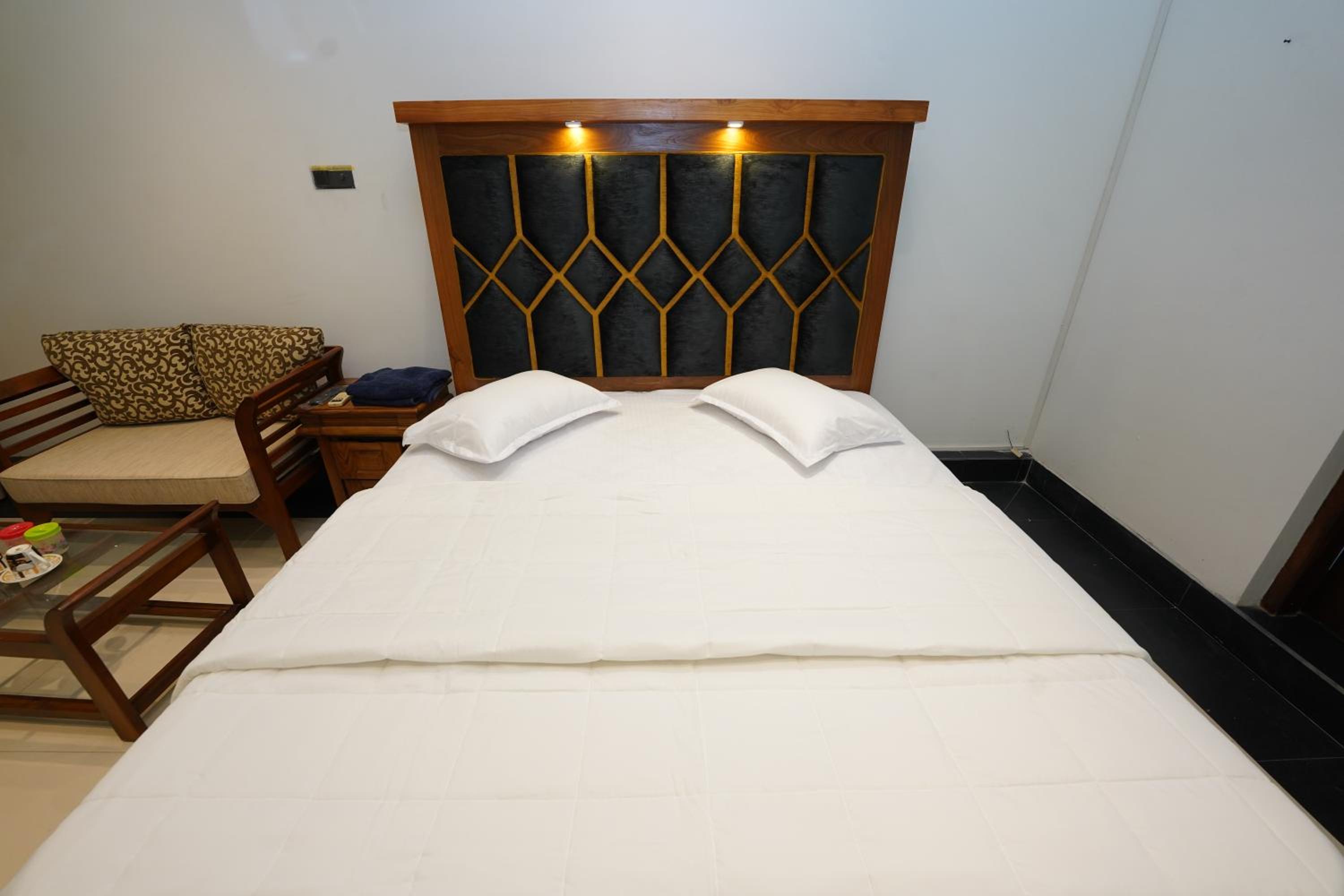Jaruv Royal Residencies view 5