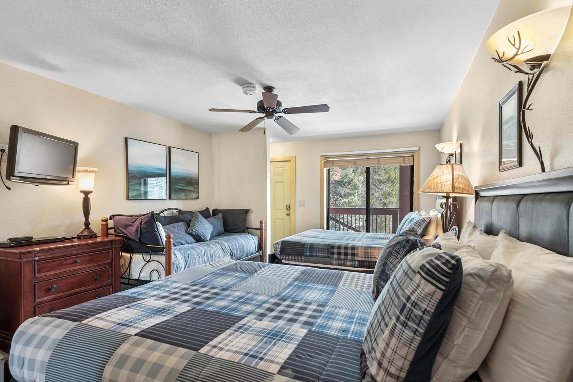 Tannenbaum II 24 by Great Western Lodging view 3