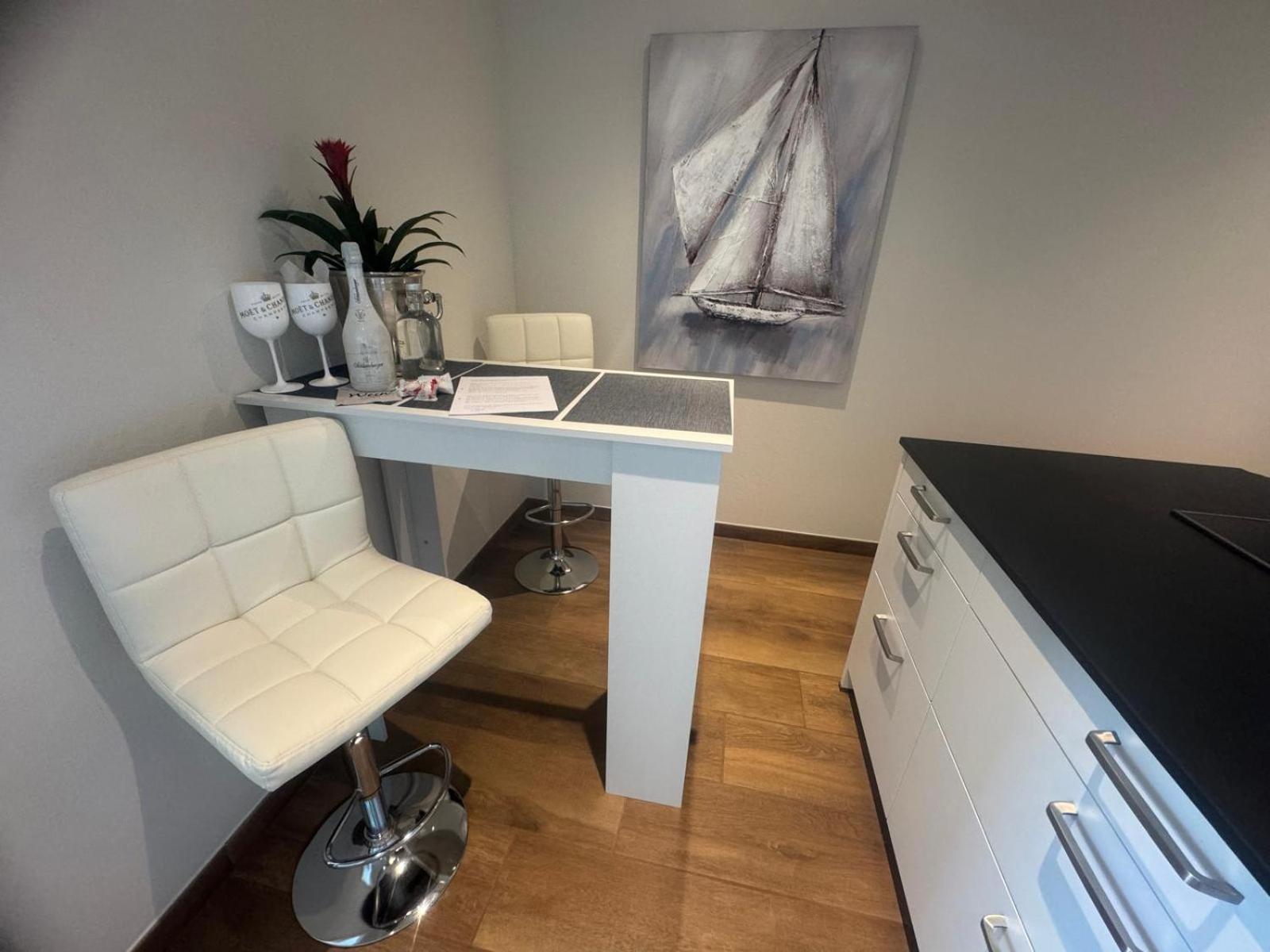 2 Zi Sonnenwohnung mit Luxusküche in der Maritim Residenz Bellevue an der Ostsee in Kiel City