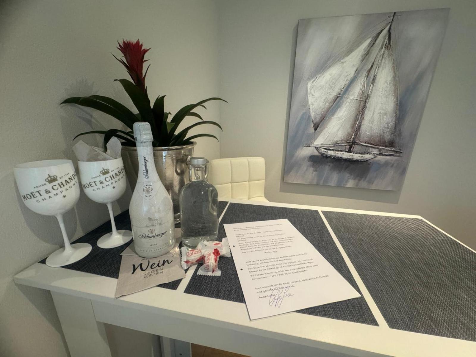 2 Zi Sonnenwohnung mit Luxusküche in der Maritim Residenz Bellevue an der Ostsee in Kiel City