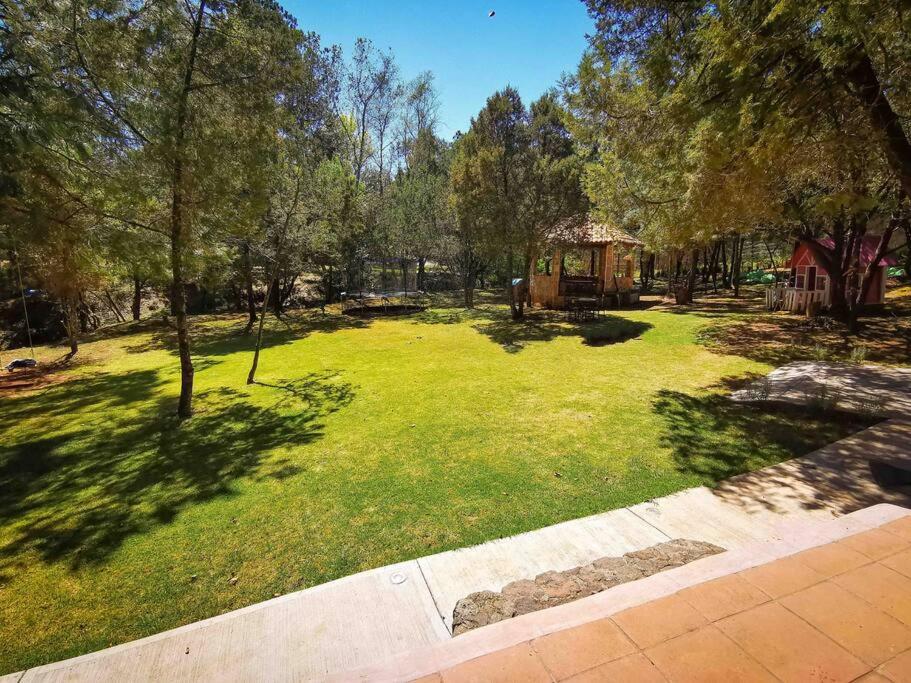Chalet privado en el bosque con Jacuzzi de Madera Huasca Retreats