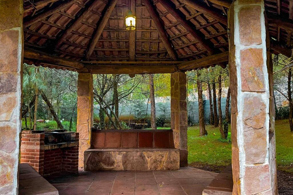 Chalet privado en el bosque con Jacuzzi de Madera Huasca Retreats