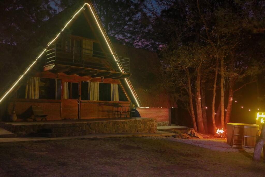 Chalet privado en el bosque con Jacuzzi de Madera Huasca Retreats