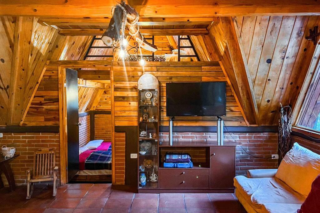 Chalet privado en el bosque con Jacuzzi de Madera Huasca Retreats