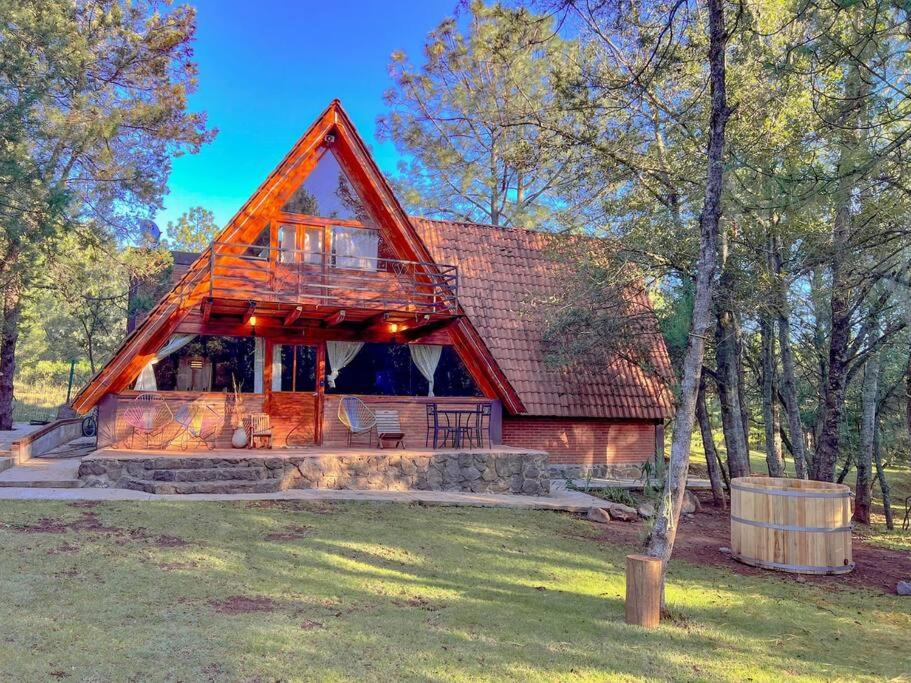 Chalet privado en el bosque con Jacuzzi de Madera Huasca Retreats