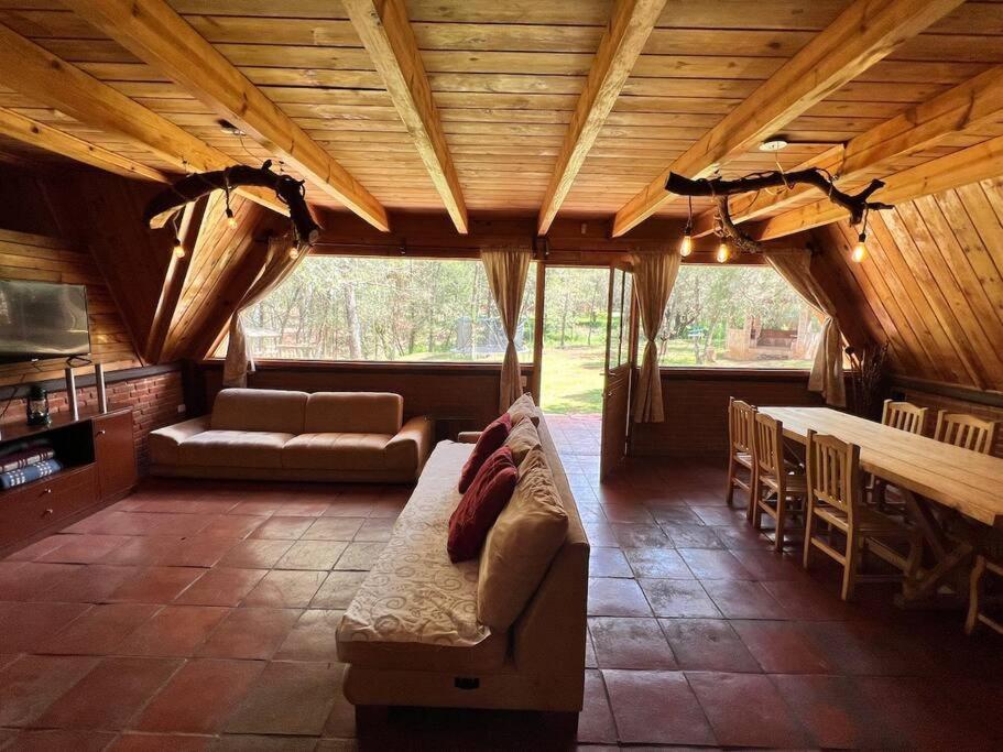 Chalet privado en el bosque con Jacuzzi de Madera Huasca Retreats