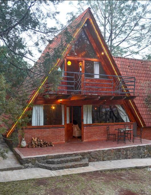 Chalet privado en el bosque con Jacuzzi de Madera Huasca Retreats