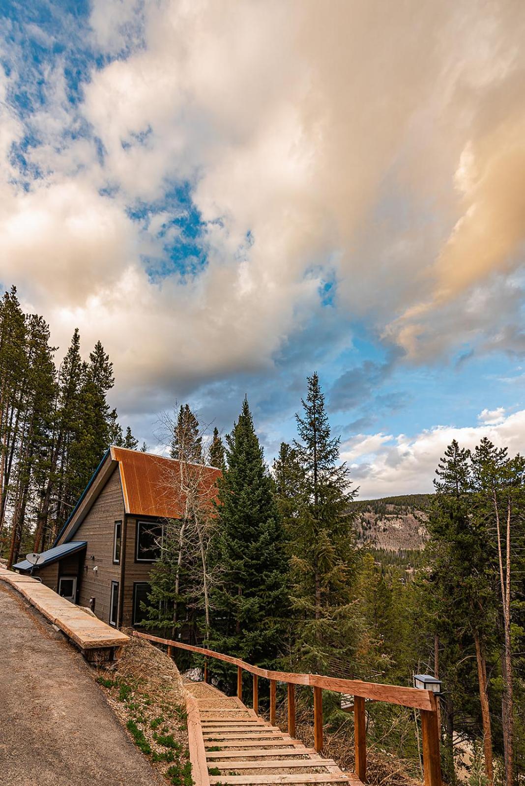 The Crown by Great Western Lodging view 2