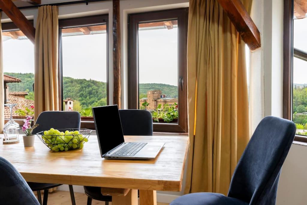 Bobevata guest house - entire house - stunning view old town