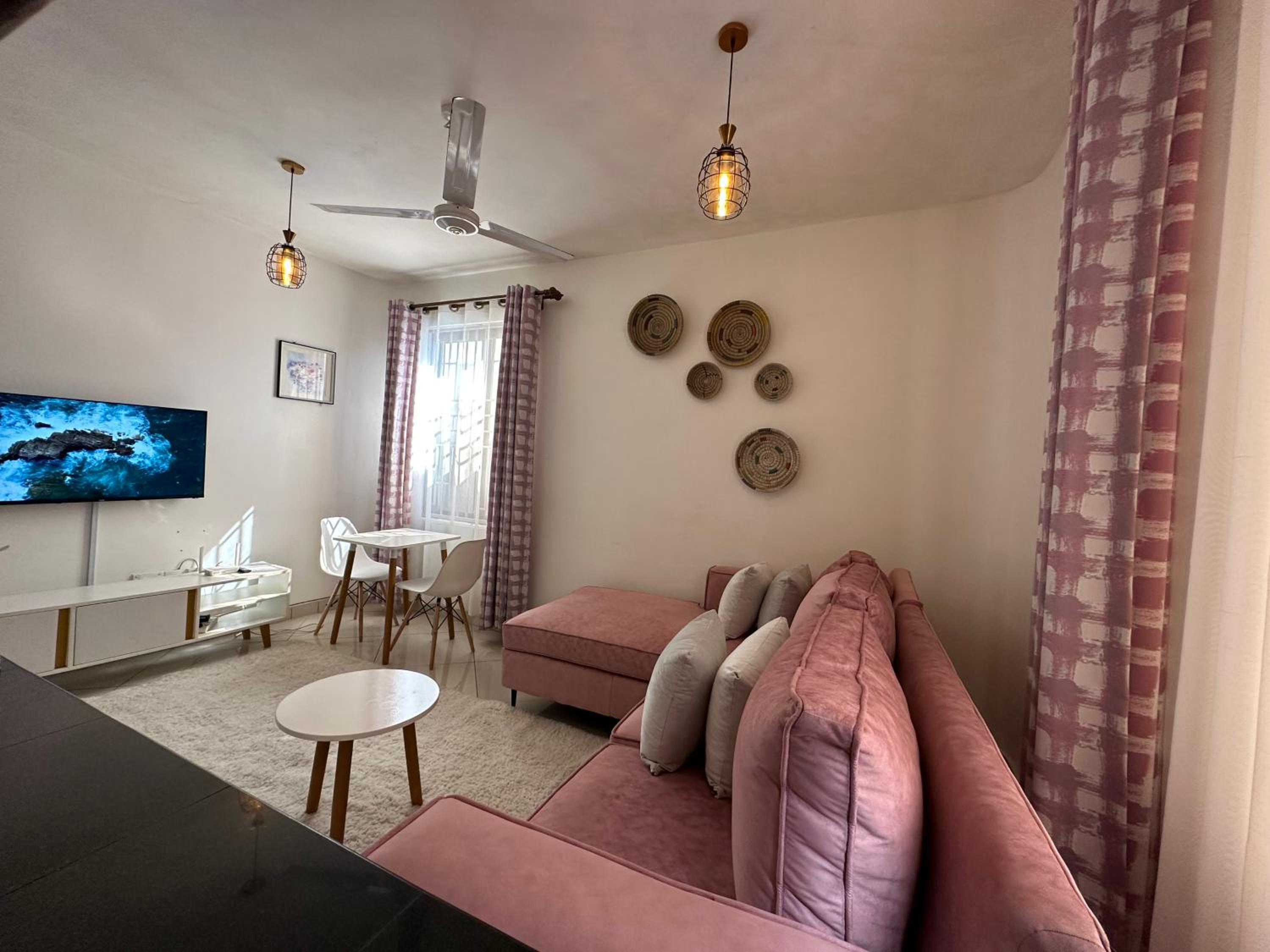 MEGAN NYALI 1BR/HOT SHOWER view 2