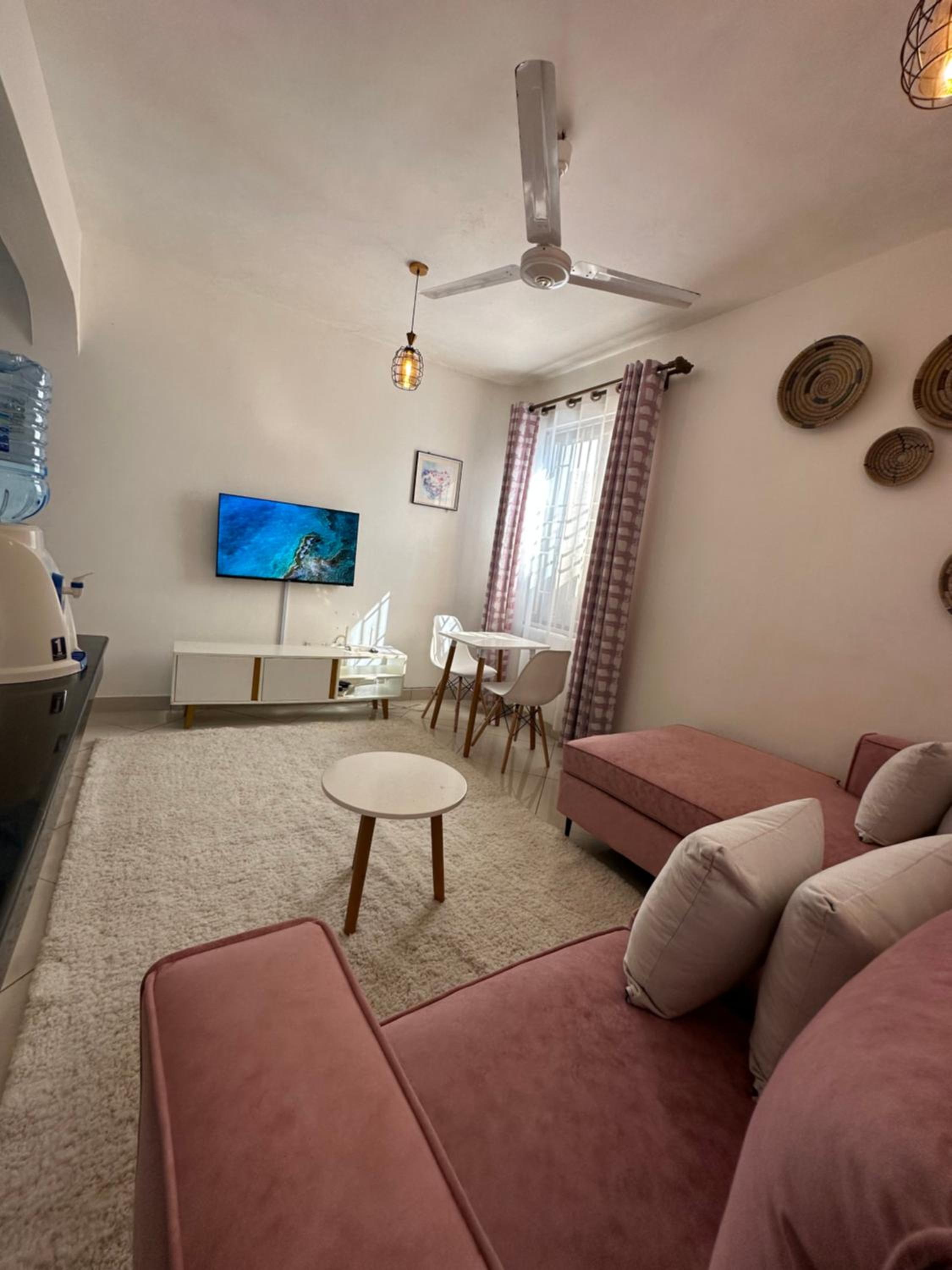 MEGAN NYALI 1BR/HOT SHOWER view 3