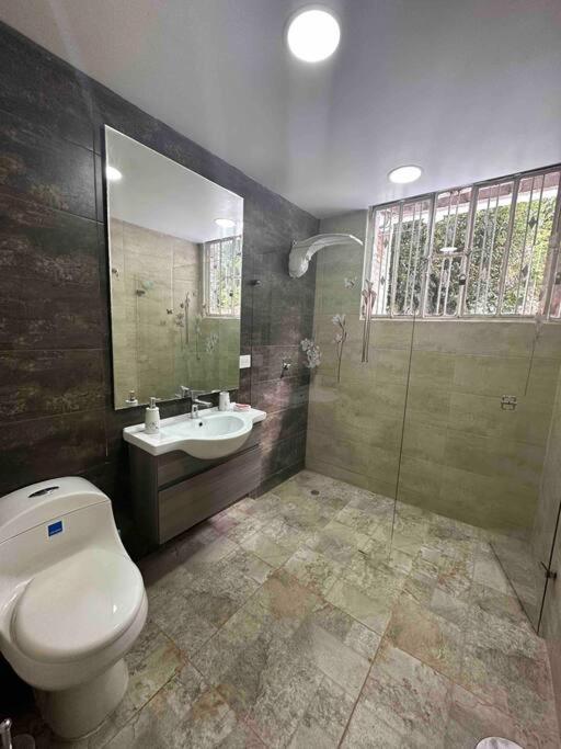 Increíble casa campestre con piscina y jacuzzi