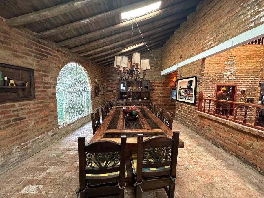 Increíble casa campestre con piscina y jacuzzi