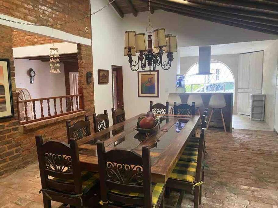 Increíble casa campestre con piscina y jacuzzi