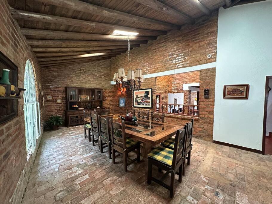 Increíble casa campestre con piscina y jacuzzi