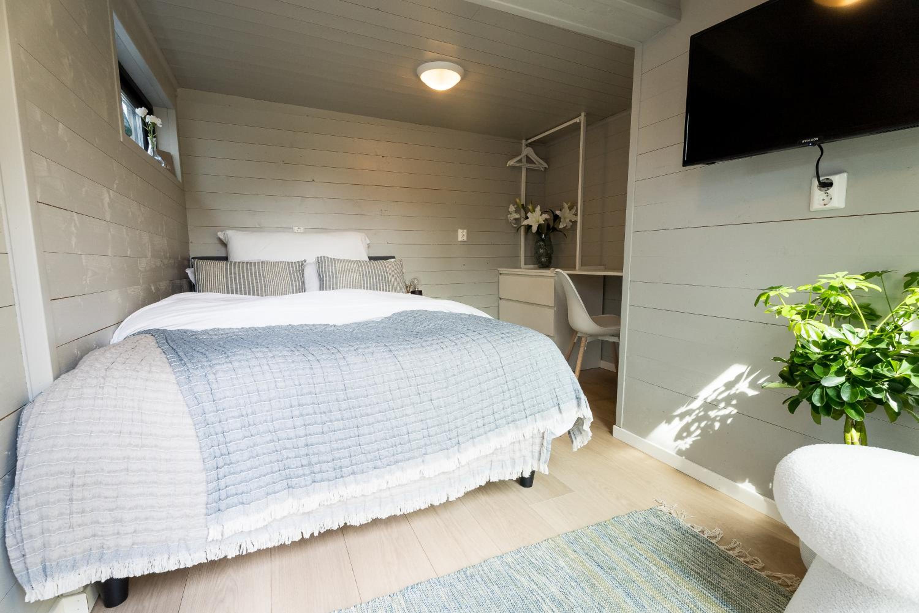 Apartment on idyllic Bygdøy with free parking view 2