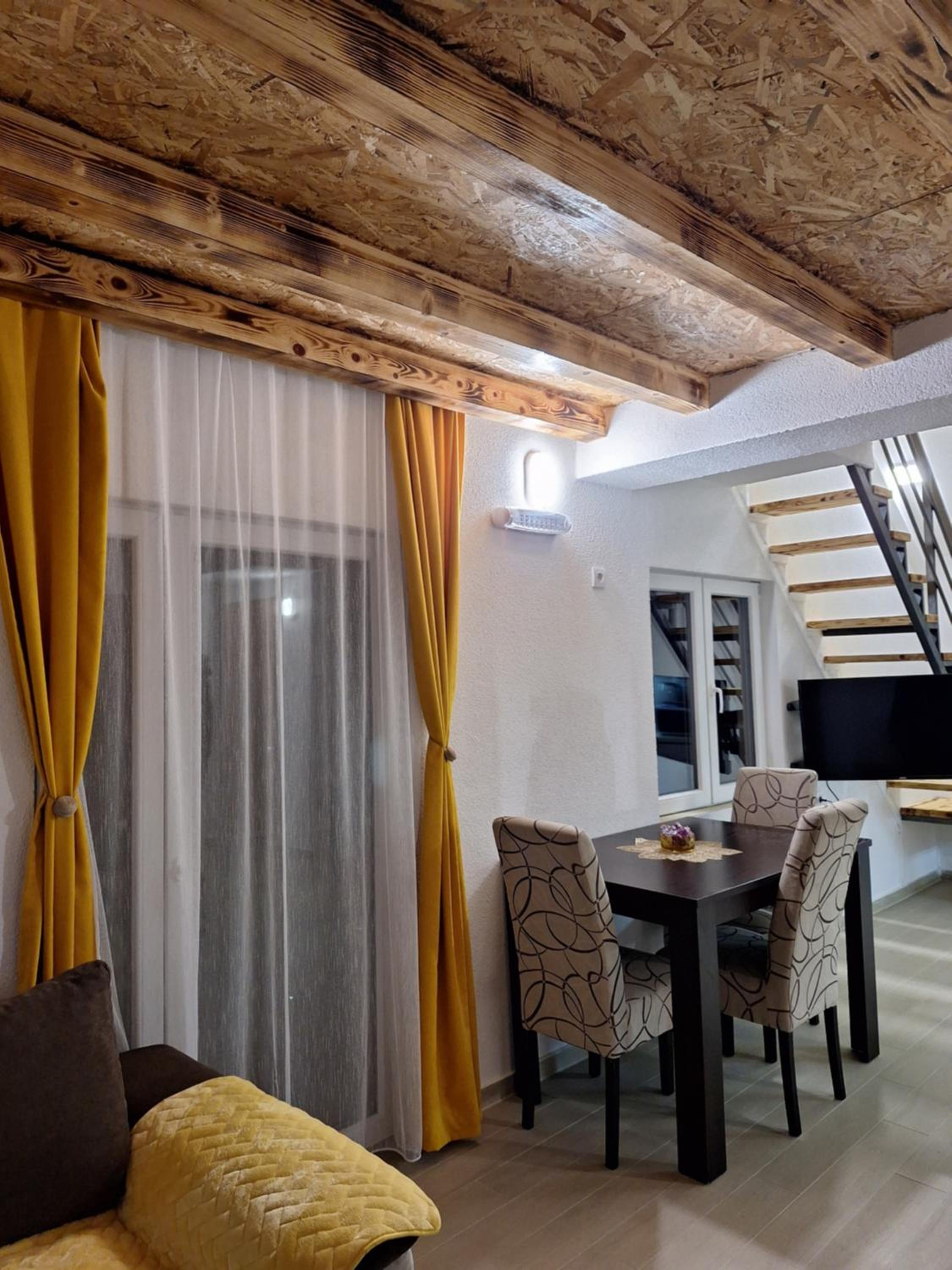 Apartmani Lena