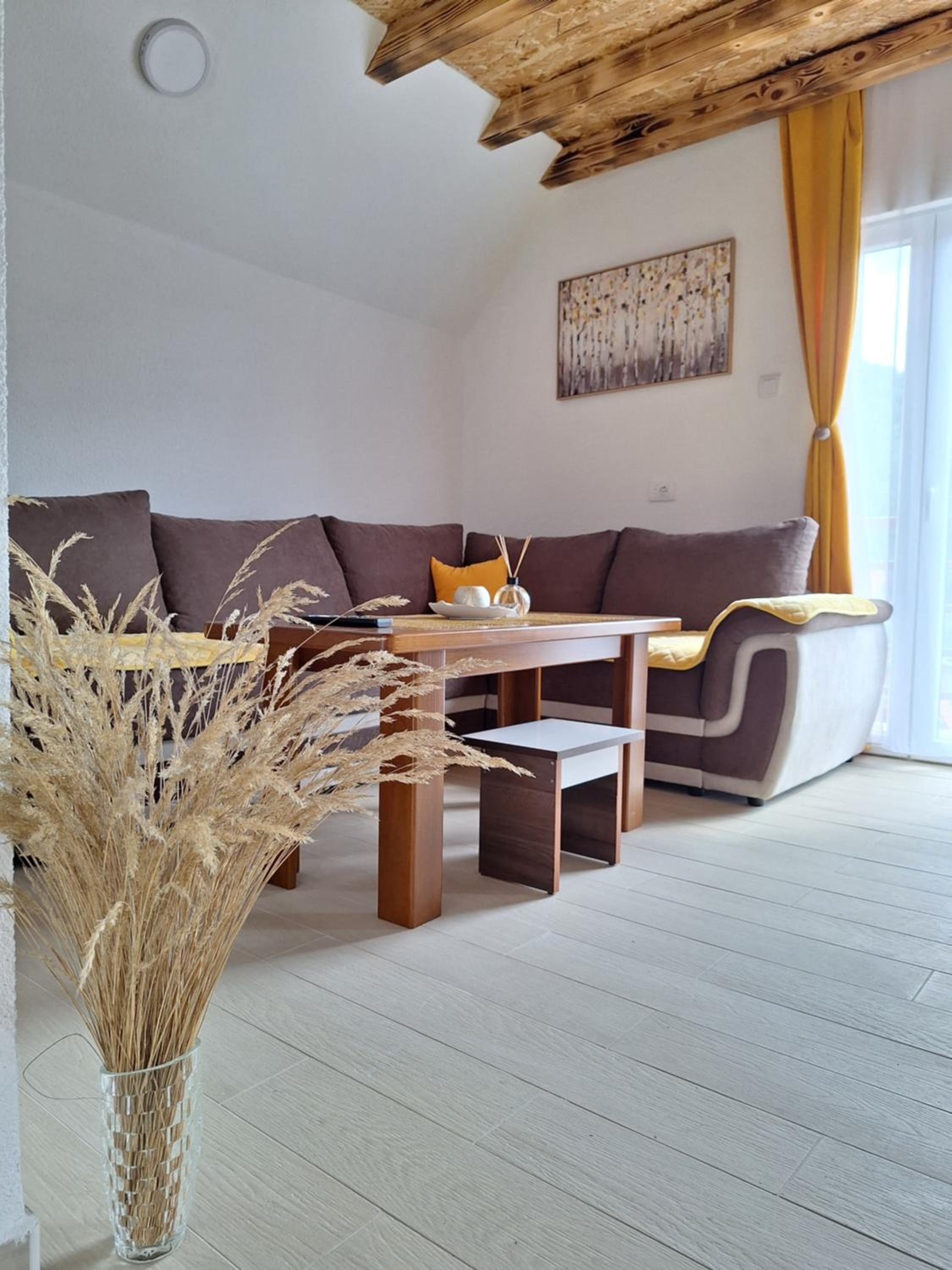 Apartmani Lena